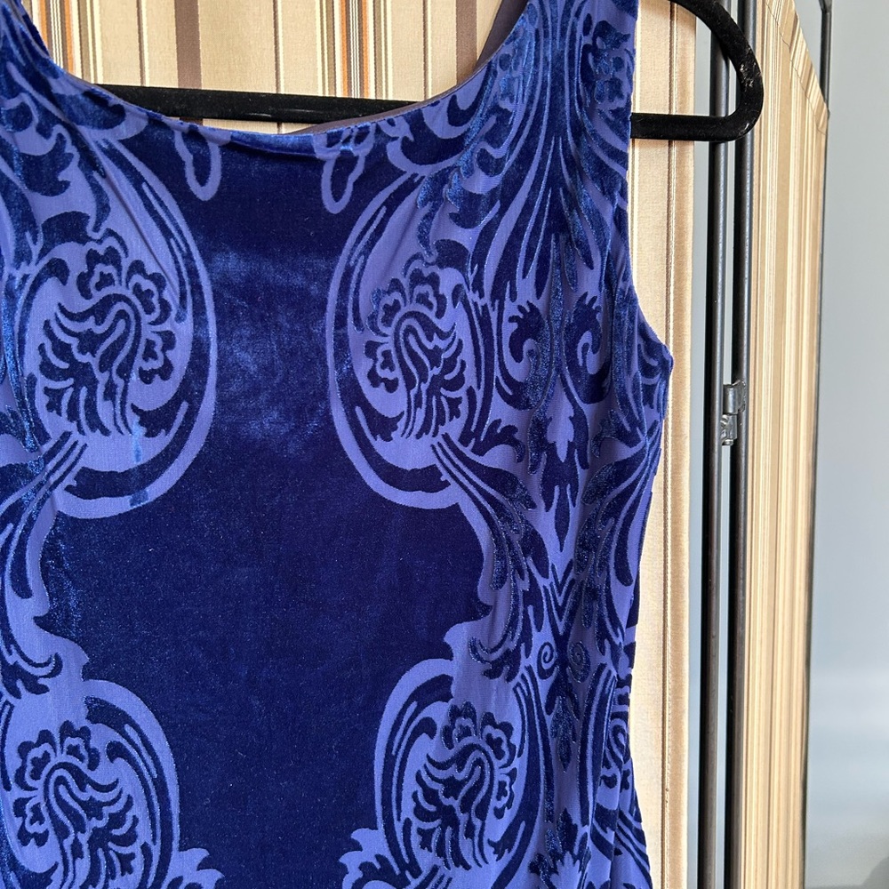 Le Chateau velvet dress - Picture 2 of 9